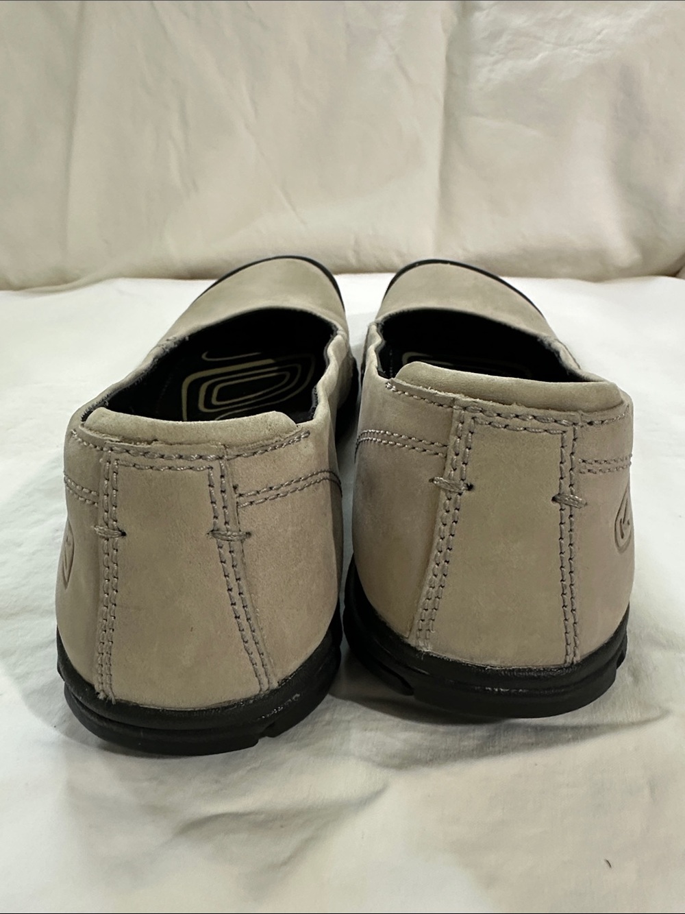 Keen Taupe Flats Size 8 - Picture 8 of 9